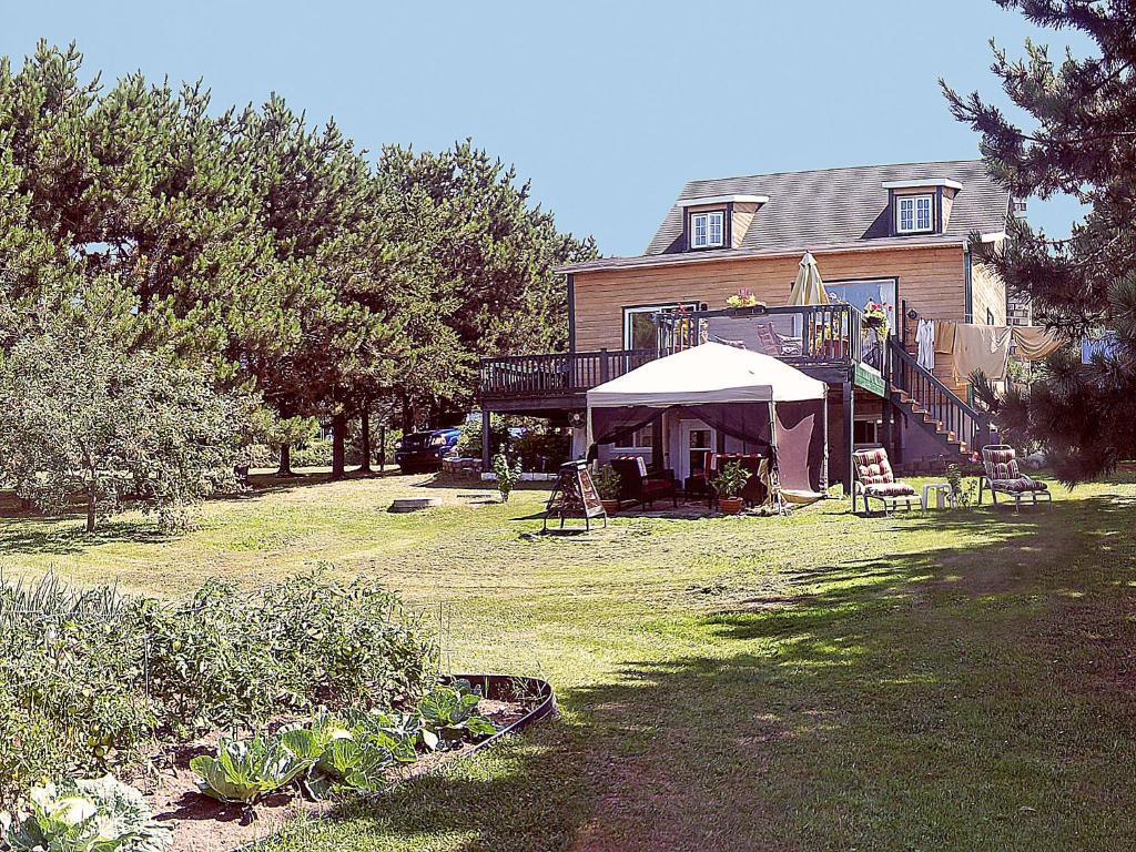 Gîte La Halte Du Verger Bed&Breakfast Rivière-du-Loup Exterior foto