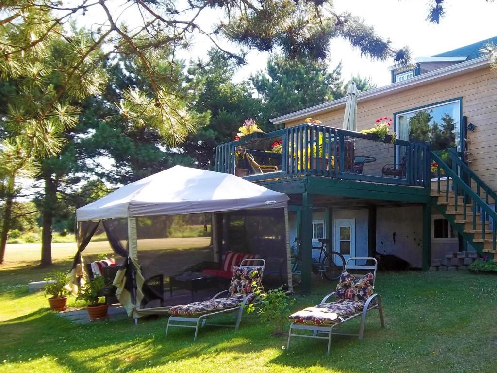 Gîte La Halte Du Verger Bed&Breakfast Rivière-du-Loup Exterior foto