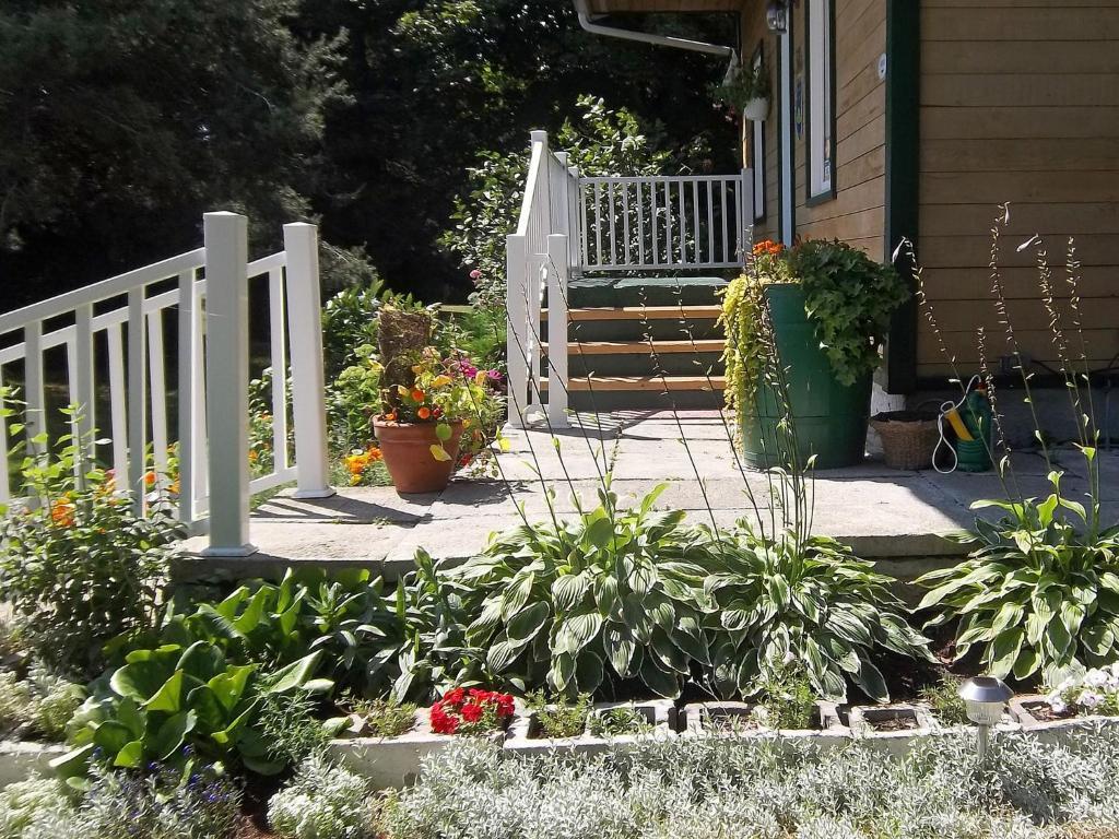 Gîte La Halte Du Verger Bed&Breakfast Rivière-du-Loup Exterior foto