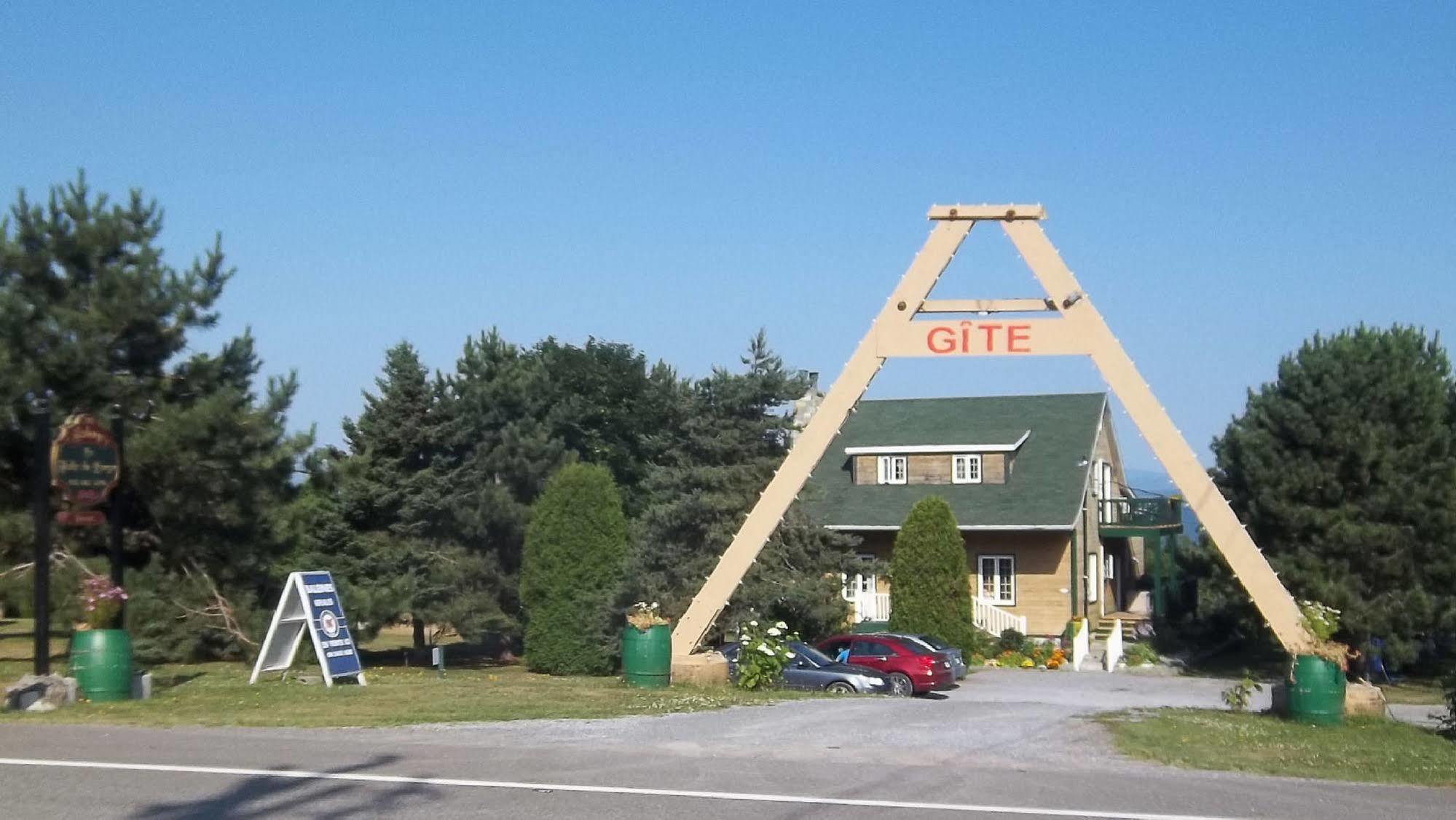 Gîte La Halte Du Verger Bed&Breakfast Rivière-du-Loup Exterior foto