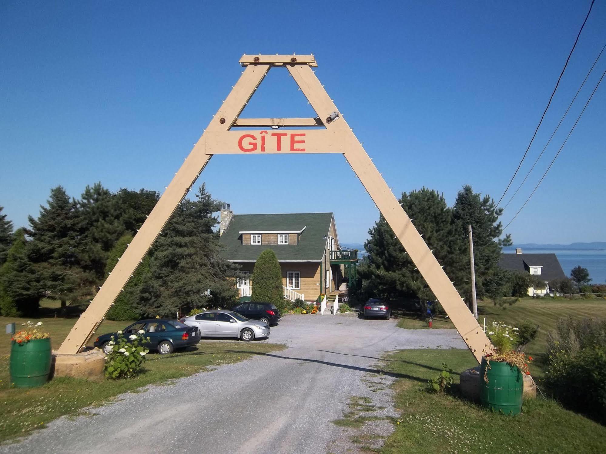 Gîte La Halte Du Verger Bed&Breakfast Rivière-du-Loup Exterior foto